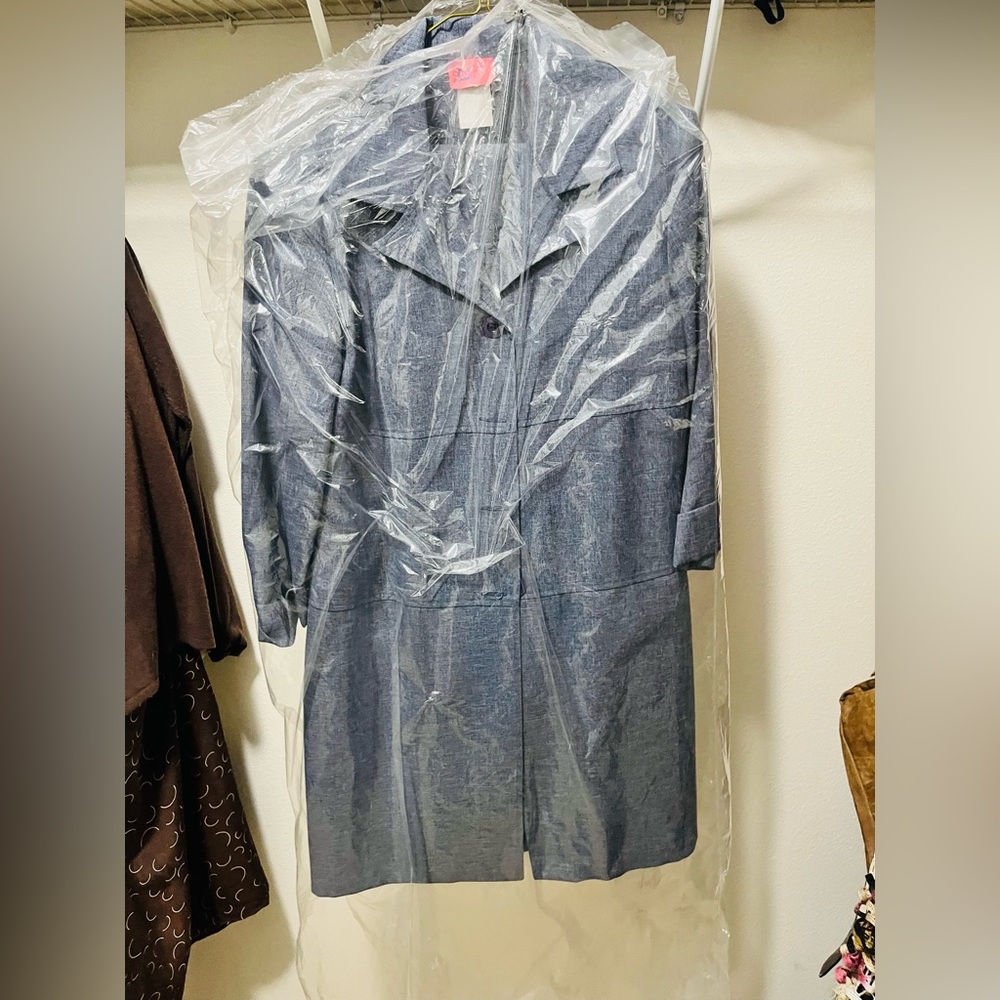 Complete pants suit